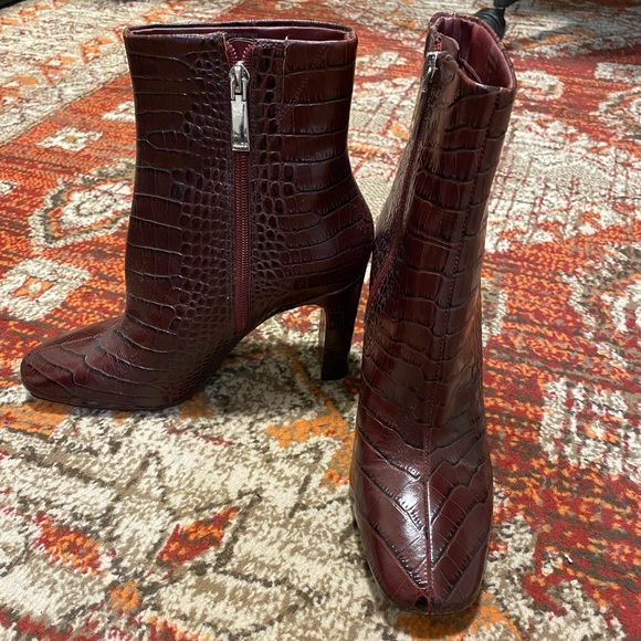 Faux Alligator Print Heeled Boots - Picture 2 of 4